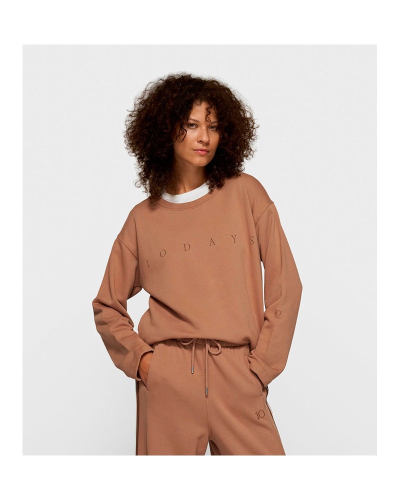 10 Days Sweater Logo Fudge