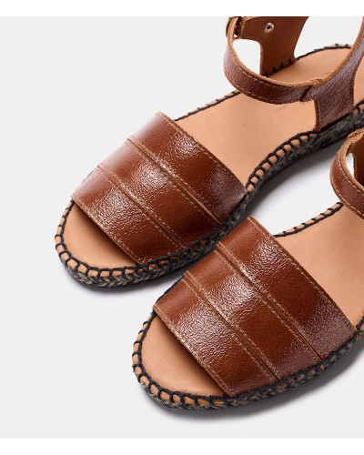 Naguisa Arachis Brown