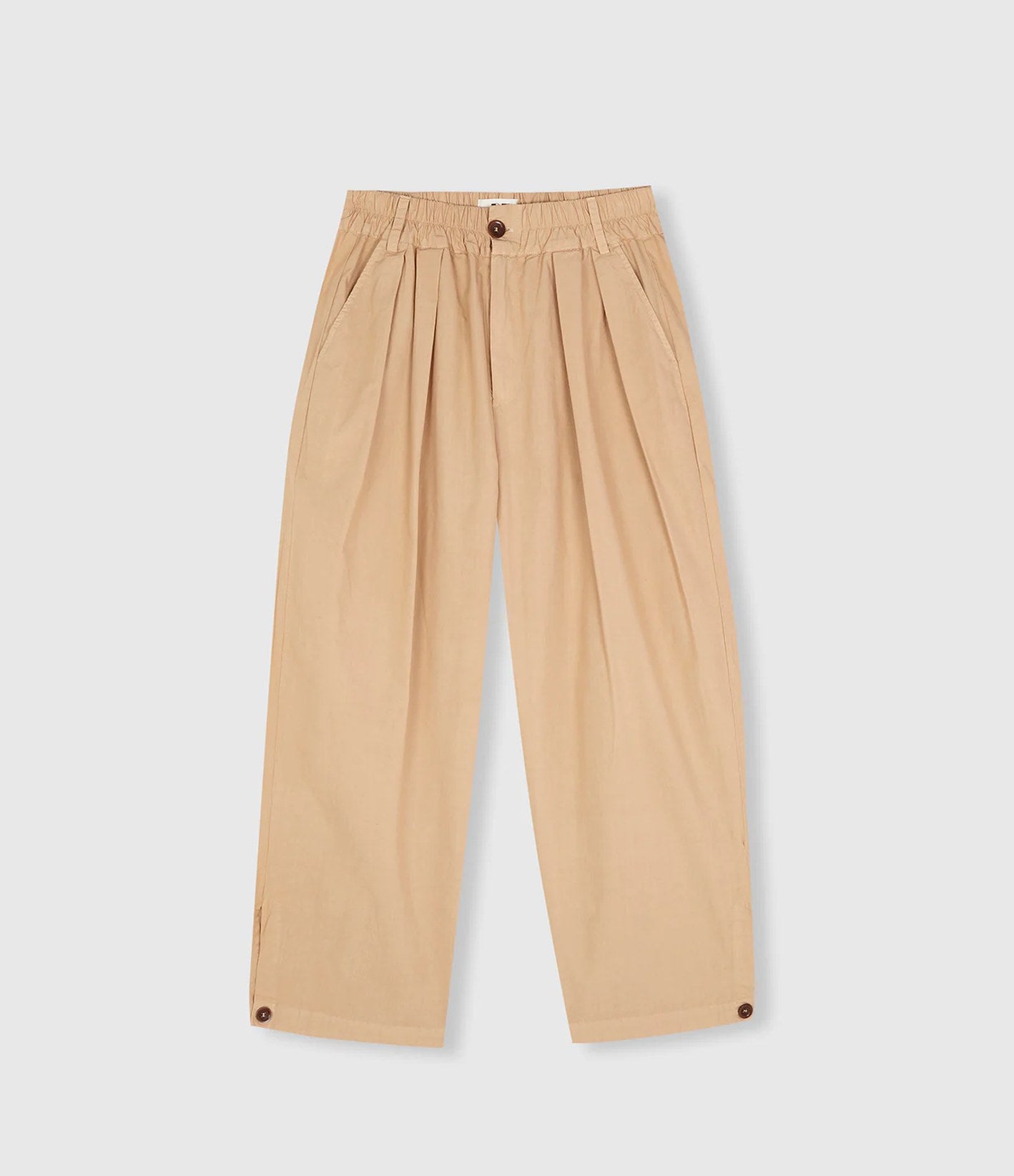 Beatriz Furest Robin Camel