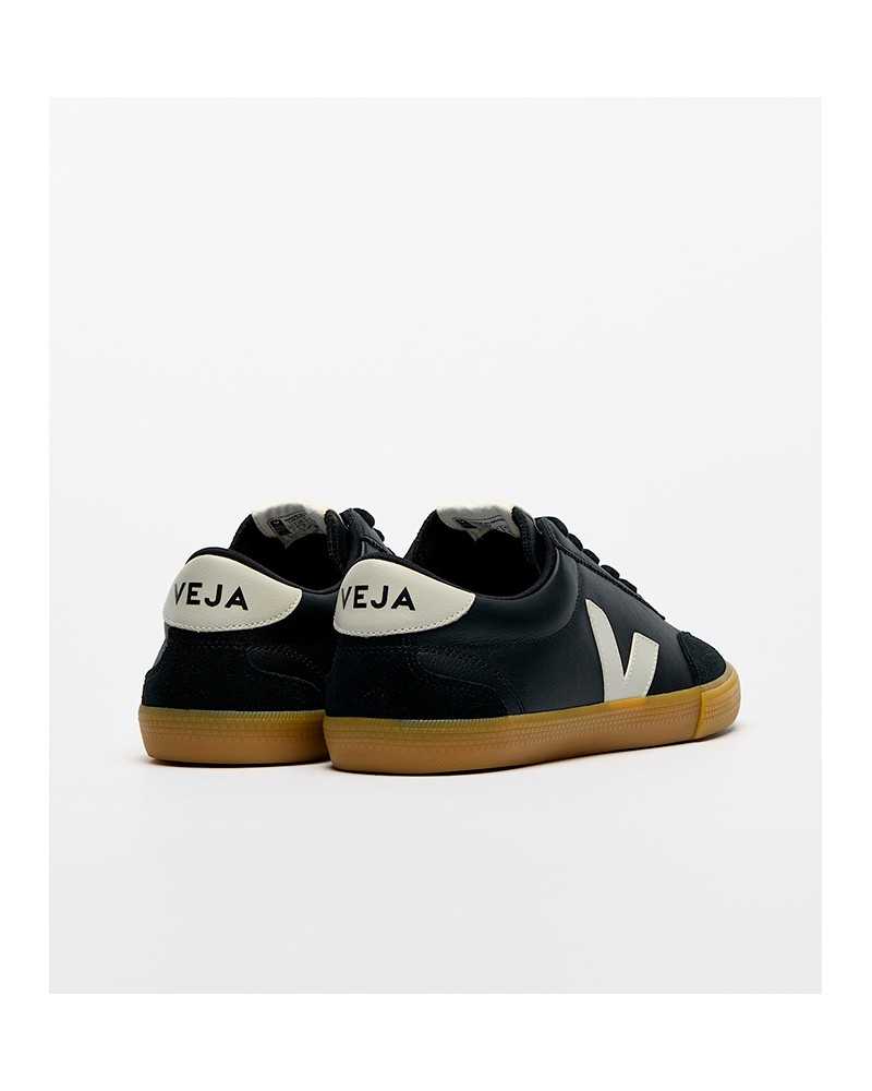 Veja Volley Black Pierre