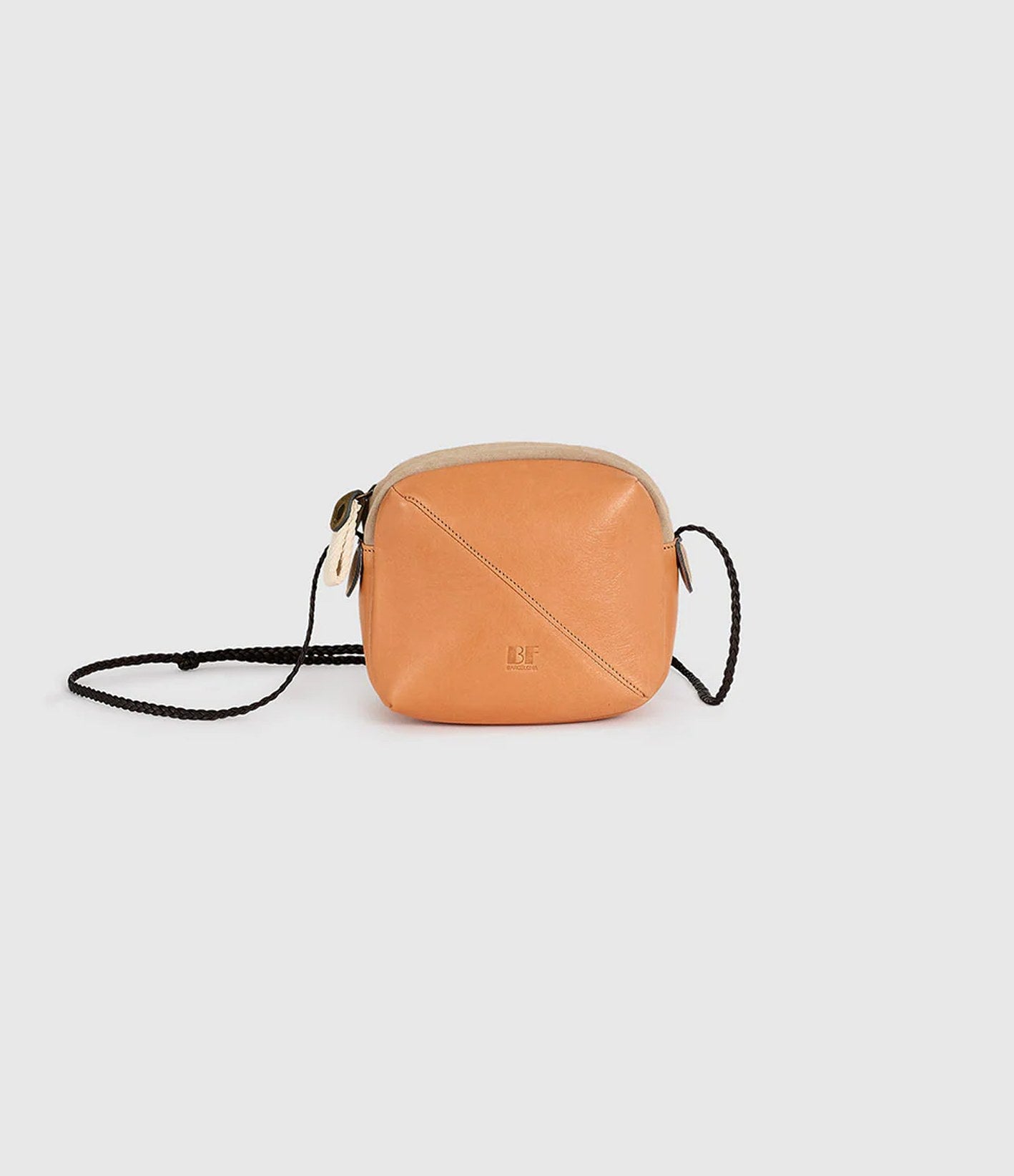 Beatriz Furest Tach Camel