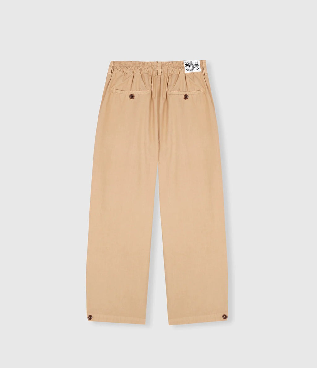 Beatriz Furest Robin Camel