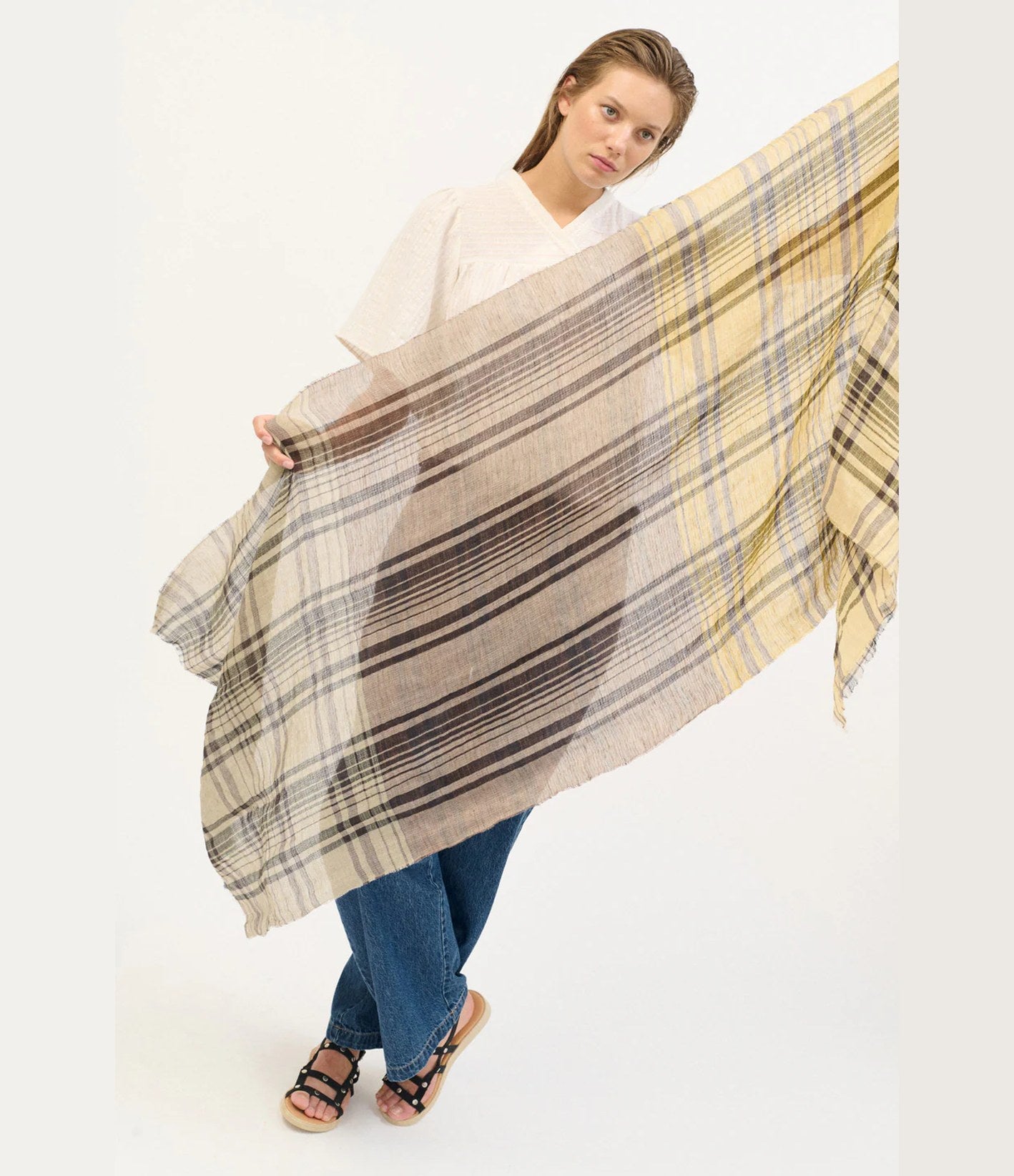 Beatriz Furest Scarf Brown
