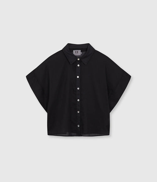 Beatriz Furest Rebeca Negra - camisa
