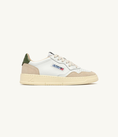 Zapatillas Autry Medalist Low blanco verde bronce — vista 1