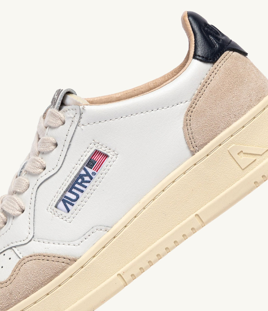 Autry Medalist Low Blanco Arena Navy