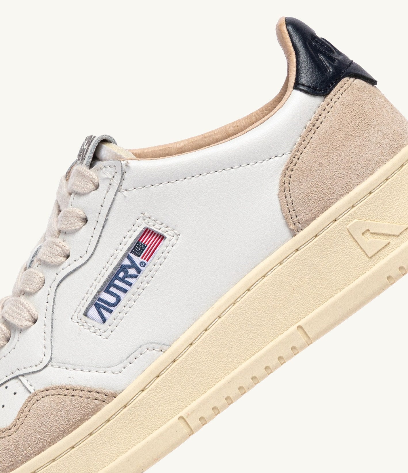 Autry Medalist Low Blanco Arena Navy