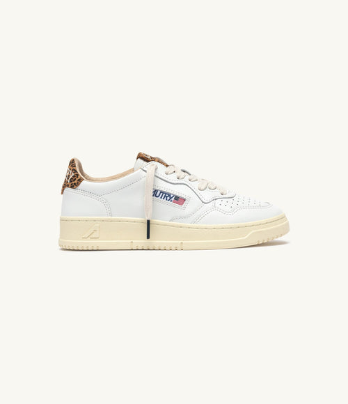 Zapatillas Autry Medalist Low blanco leopardo — vista 1