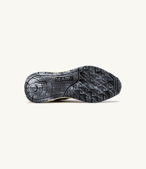 Zapatillas Autry Reelwind Low foam verde cubierta — vista 2