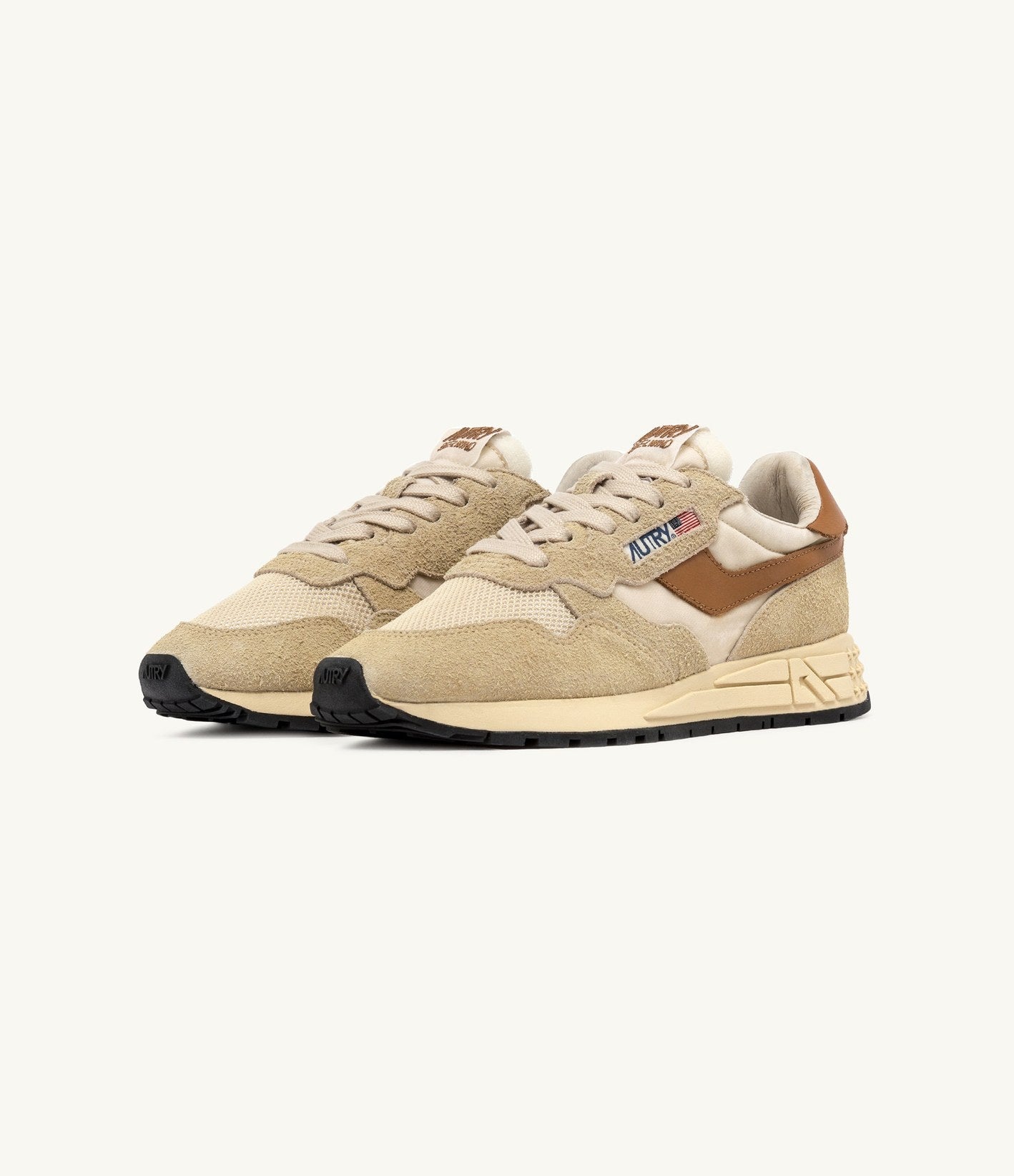 Autry Reelwind Low Man Ecru Camel