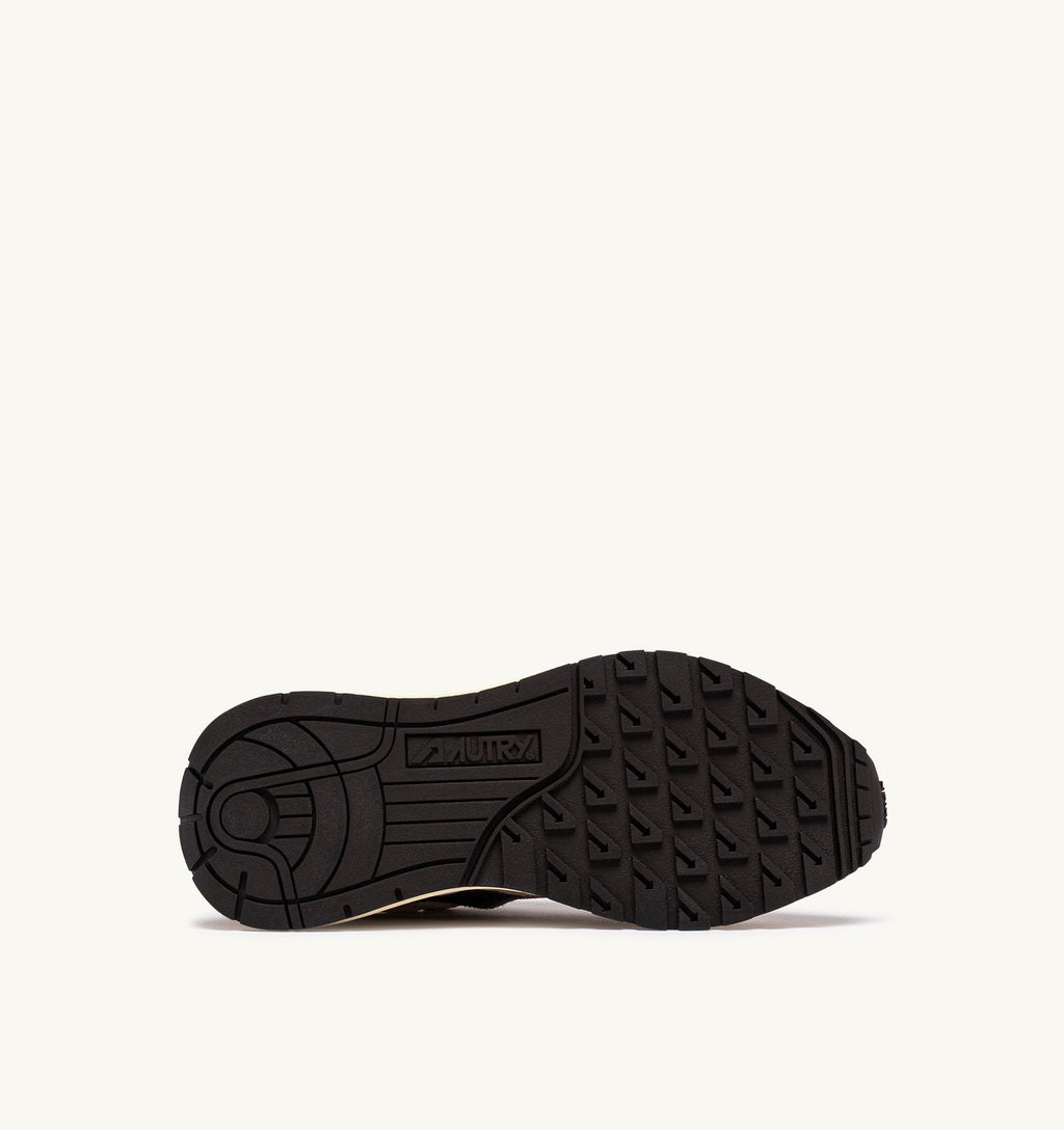 Zapatillas Autry Reelwind Low mujer platino rutabaga marrón — vista 10