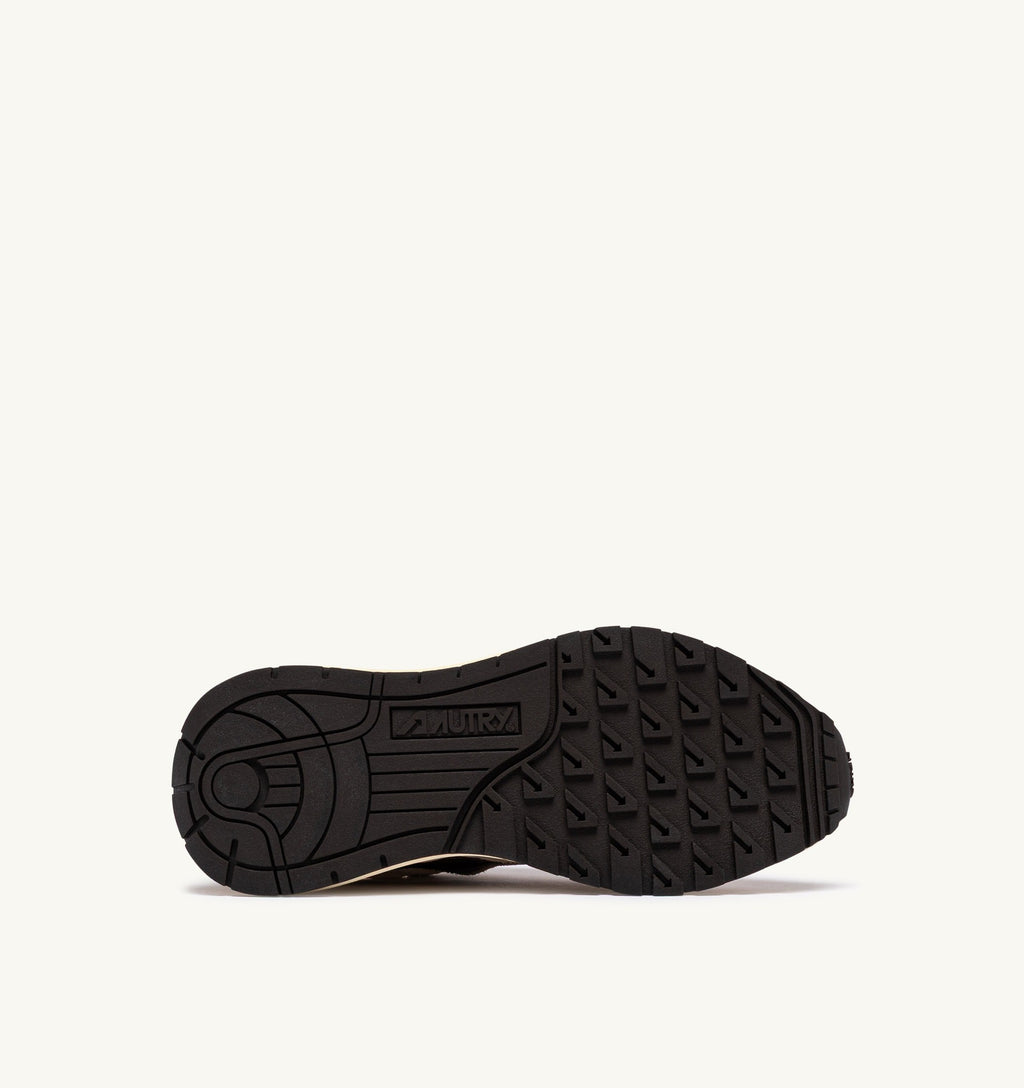 Zapatillas Autry Reelwind Low mujer platino rutabaga marrón — vista 12