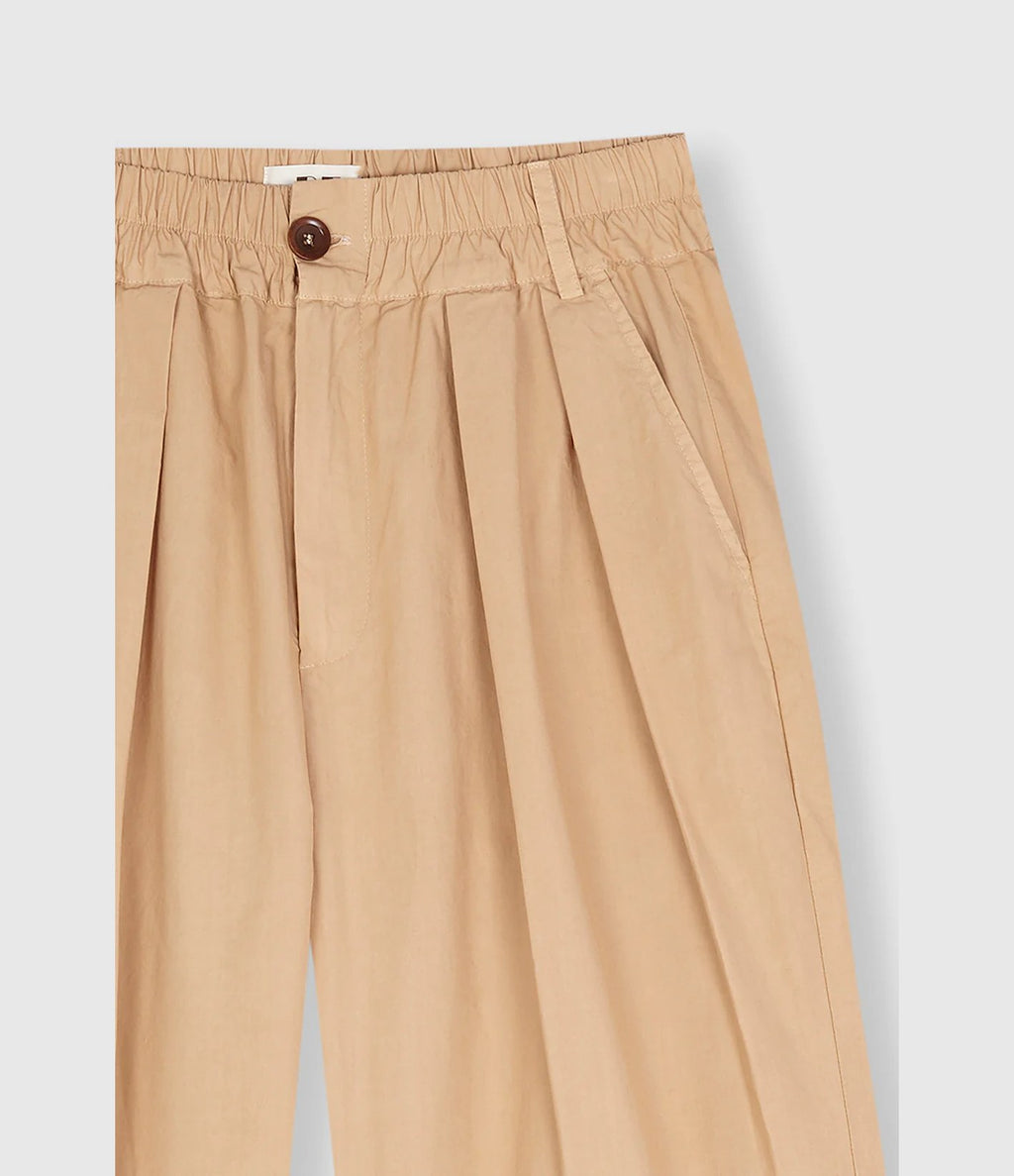 Beatriz Furest Robin Camel