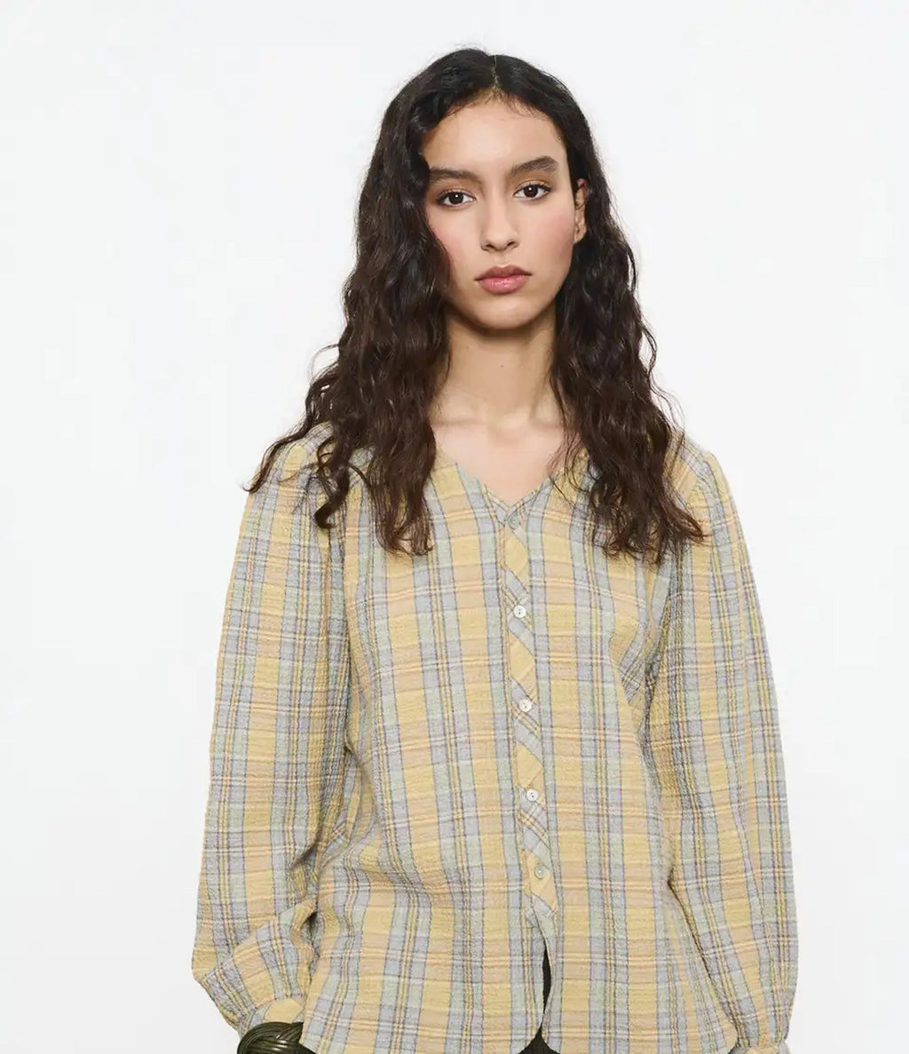 Beatriz Furest Amura Trench and Grey