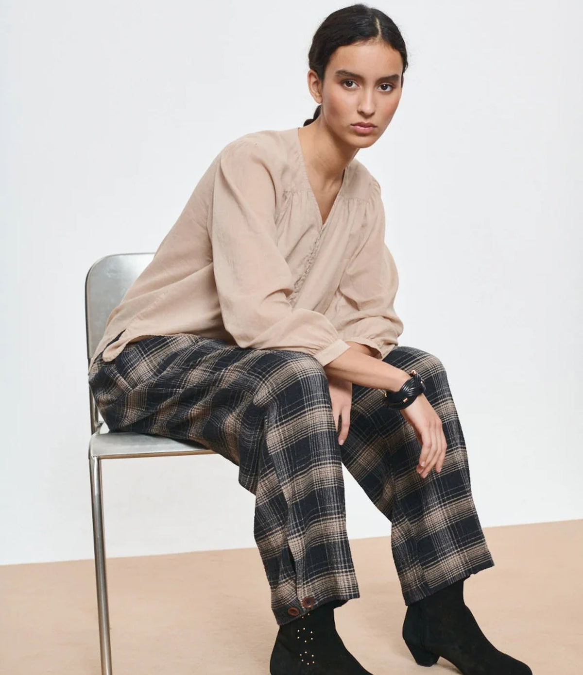 Beatriz Furest Robin Black Trench