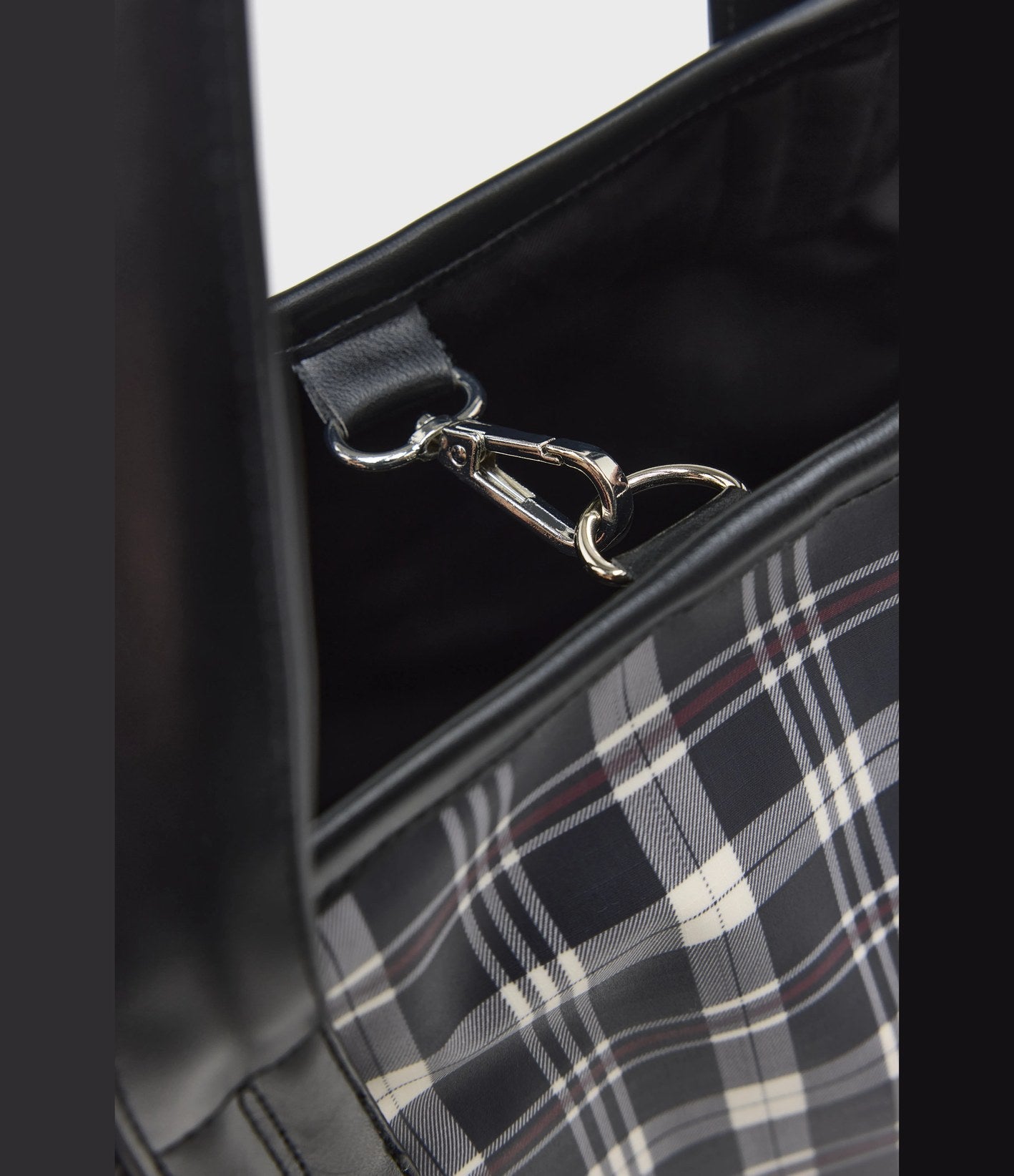 Bellerose Hecky Check