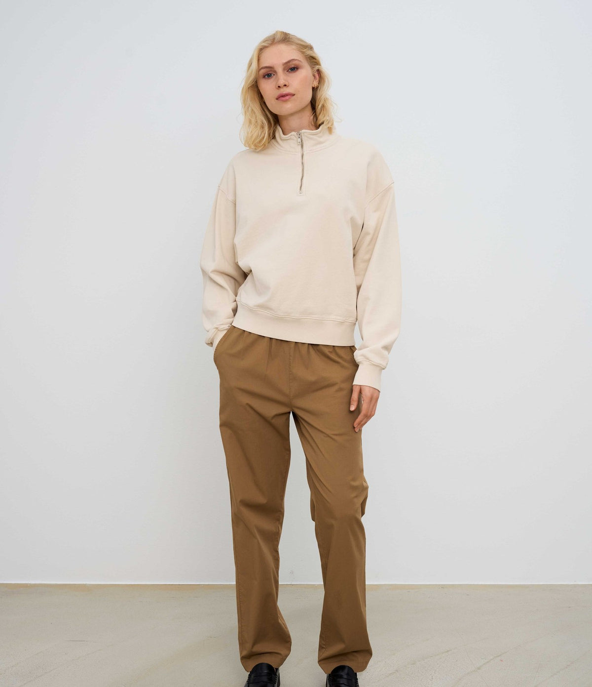 Colorful Standard Women Organic Quarter Zip Ivory White - vista 2