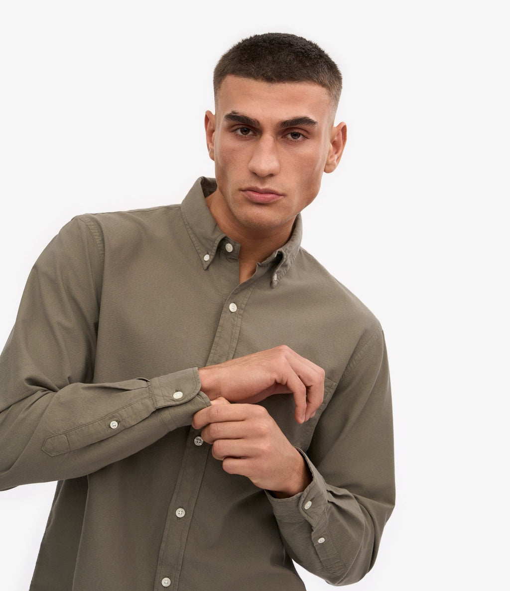 Colorful Standard Organic Button Down Shirt Dusty Olive - vista 5