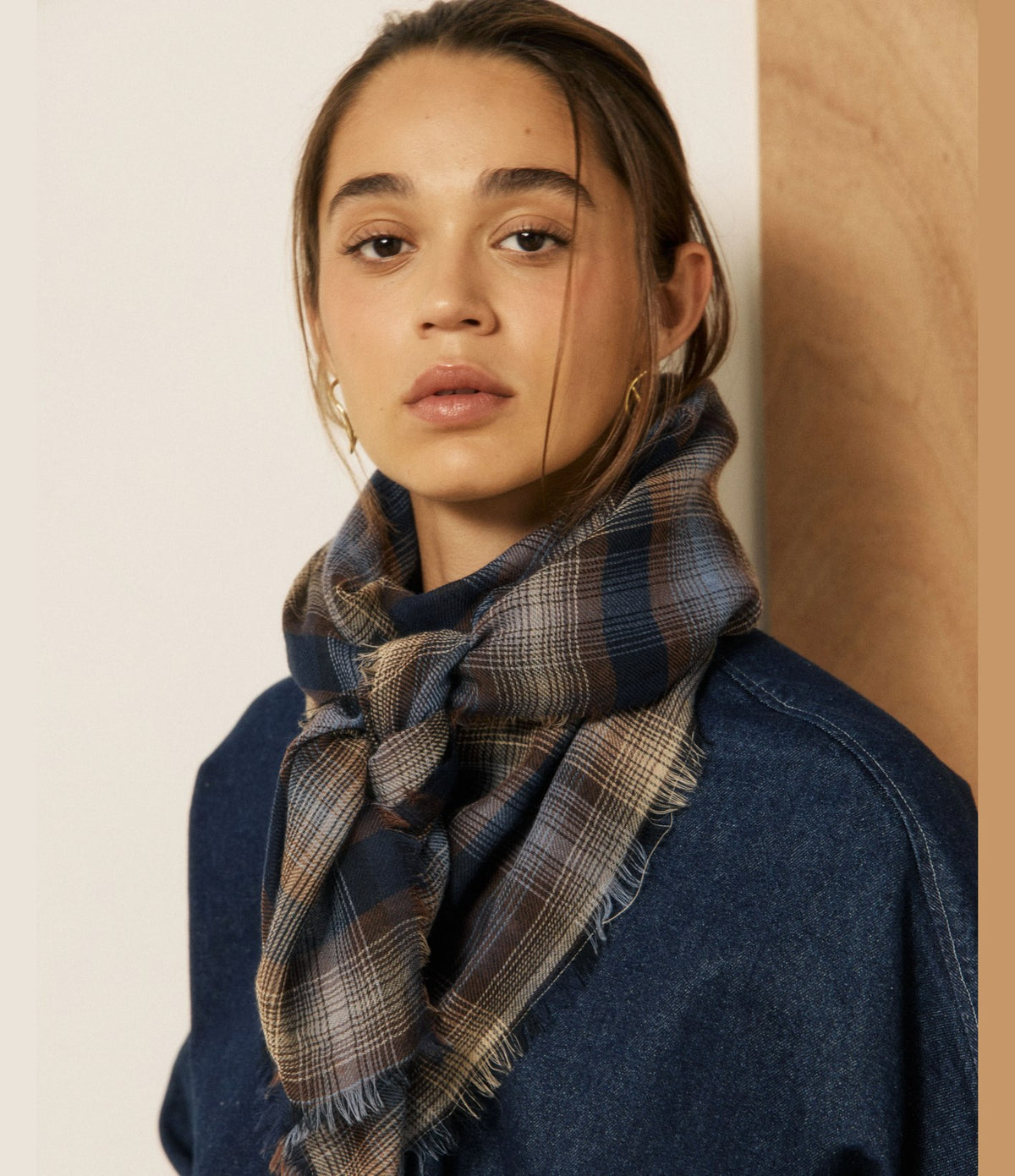Hartford Checks Square Pañuelo Azul y Crudo