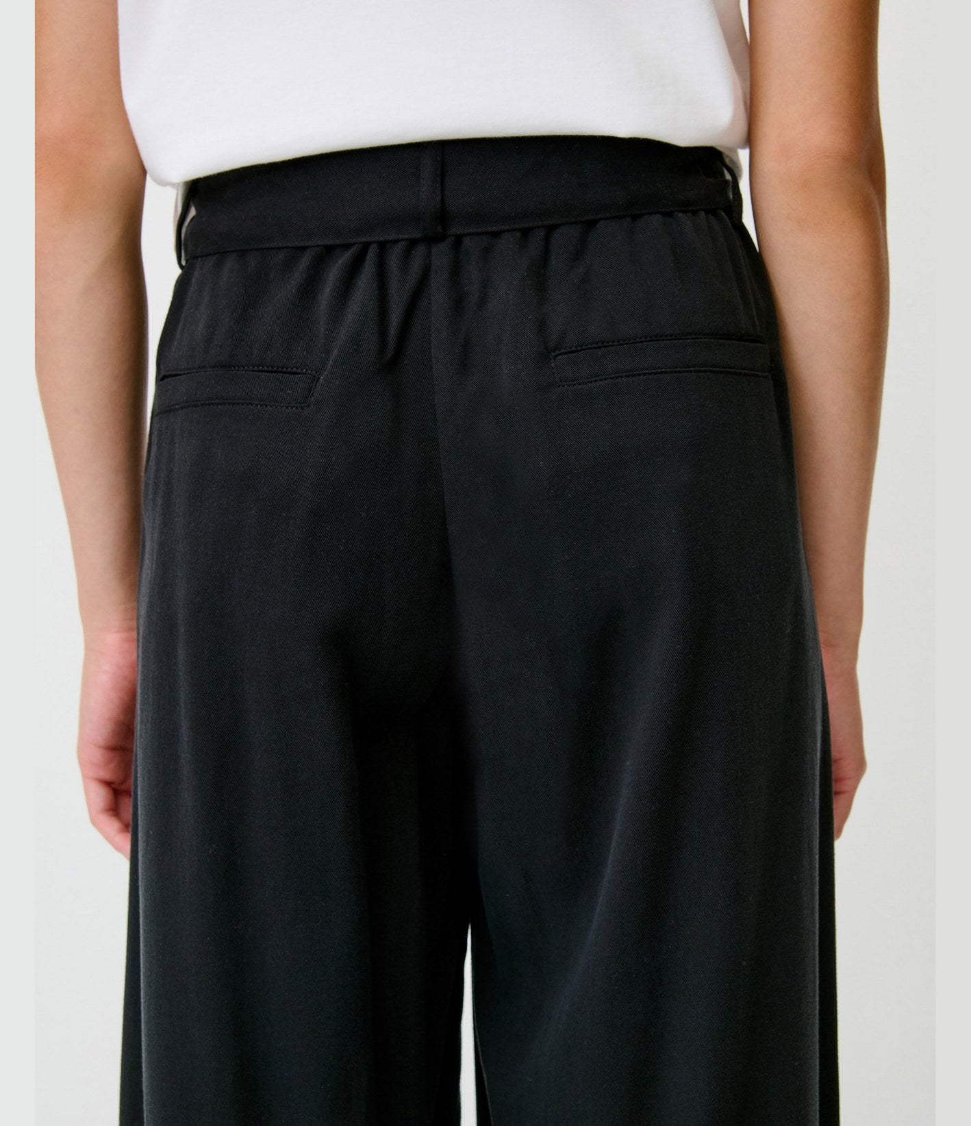 Sessun Rim Pantalón Negro