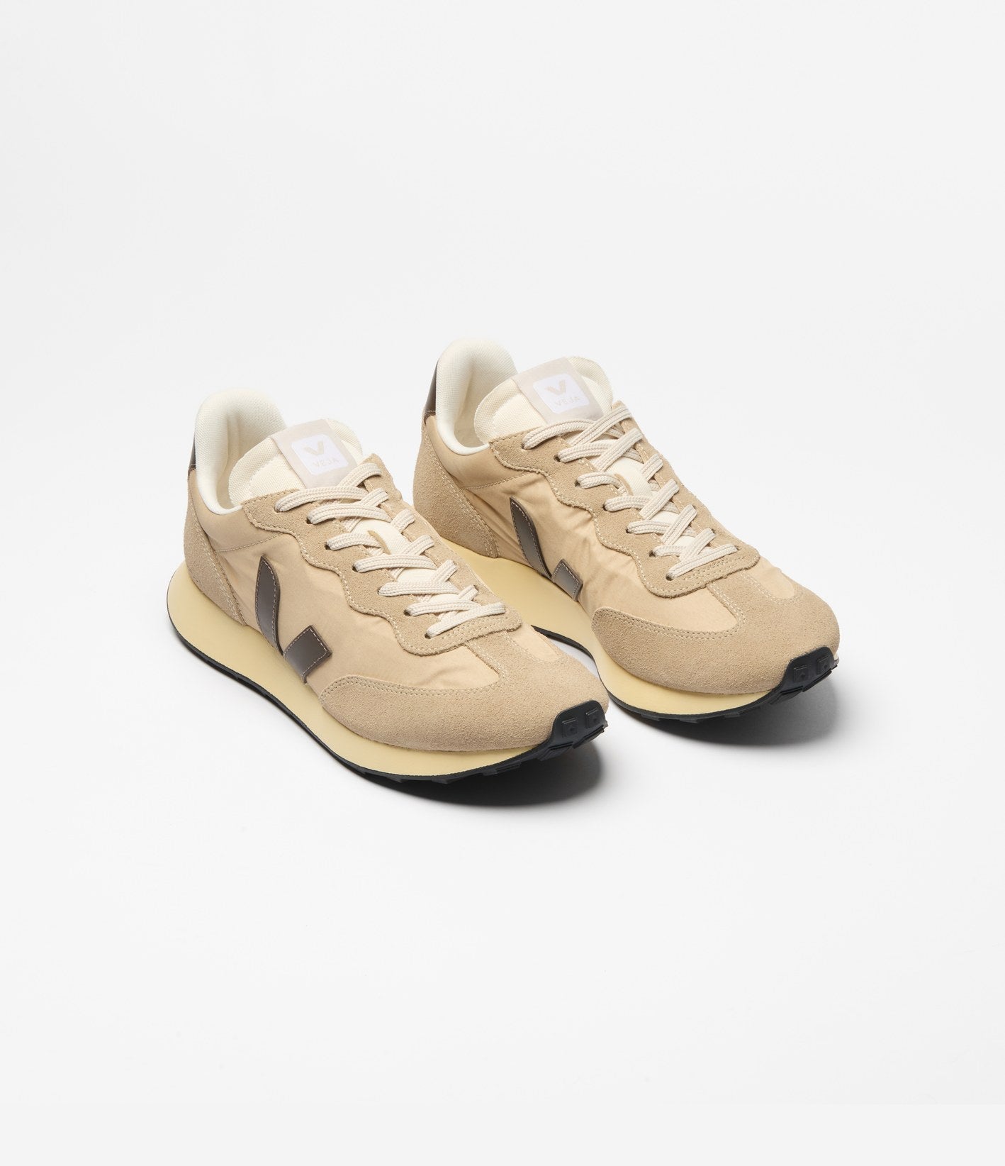 Veja Rio Branco II Lite Almond Sahara Eagle Mujer